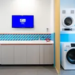 Holiday Inn Express Shanghai Pudong Airport By Ihg