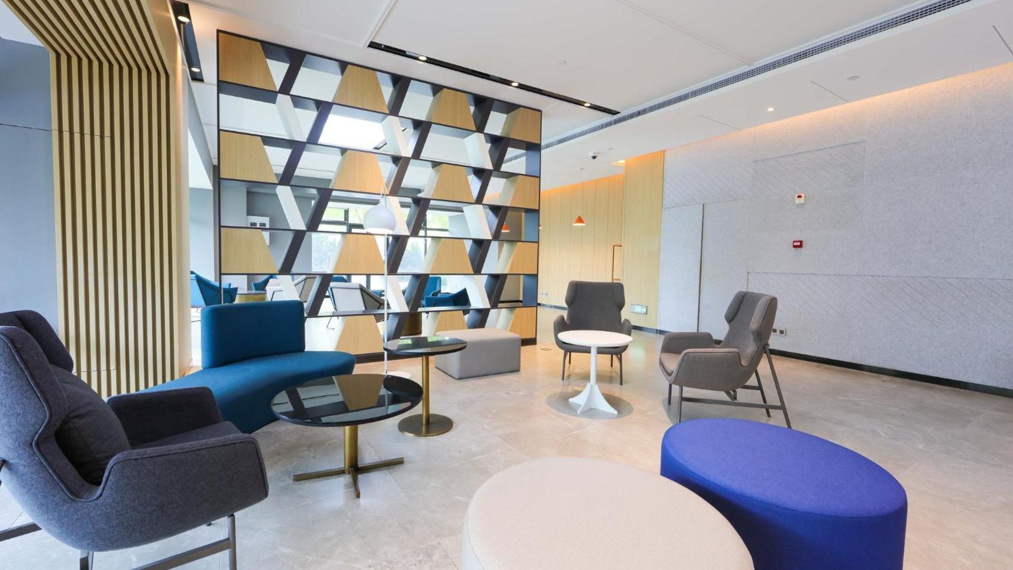 Hotel Express Pudong Airport By Ihg
