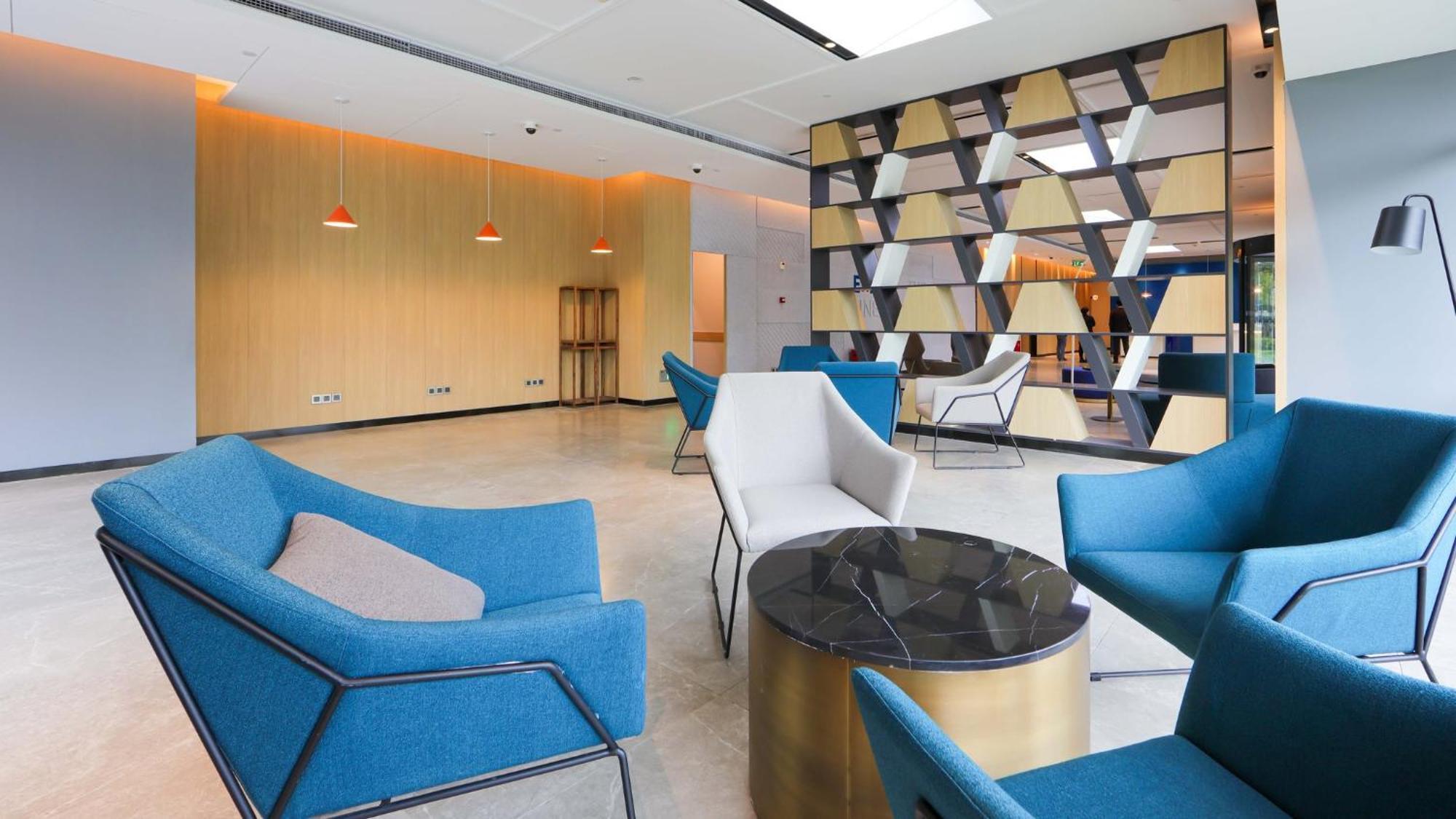 Hotel Express Pudong Airport By Ihg 3*