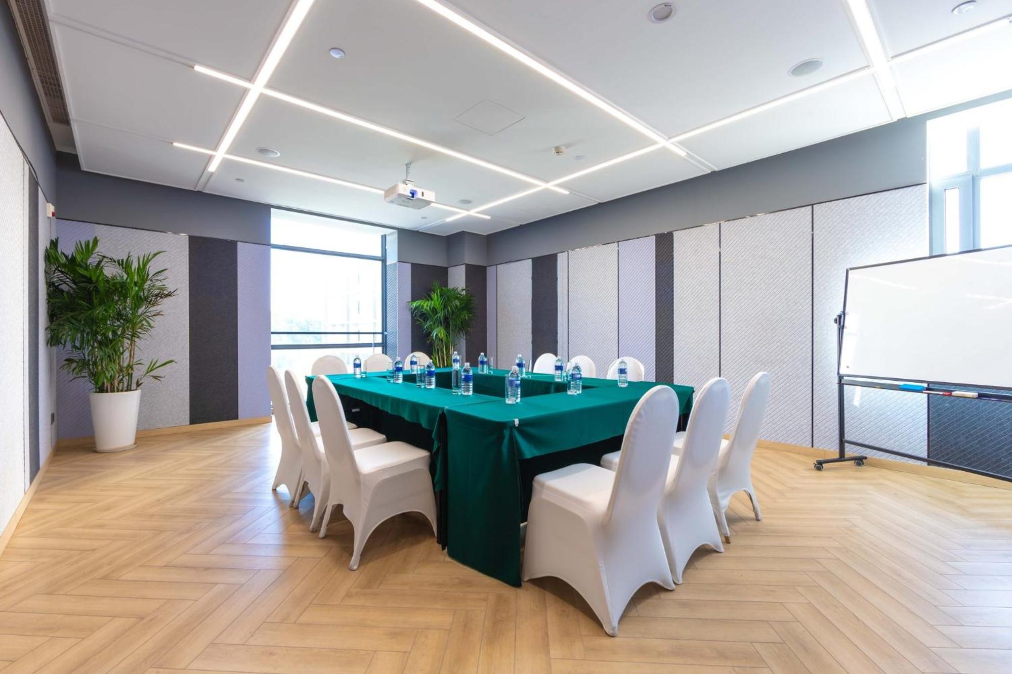 Express Pudong Airport By Ihg 3* Shanghai