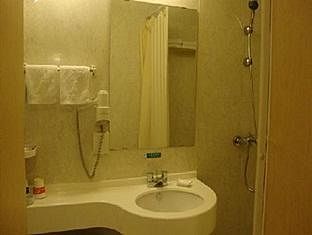 Hotel Express Pudong Airport By Ihg 3*